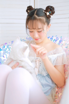可以强互动女性脱卸衣服游戏